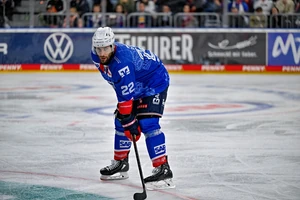 Matthias Plachta bleibt bei den Adlern Mannheim.